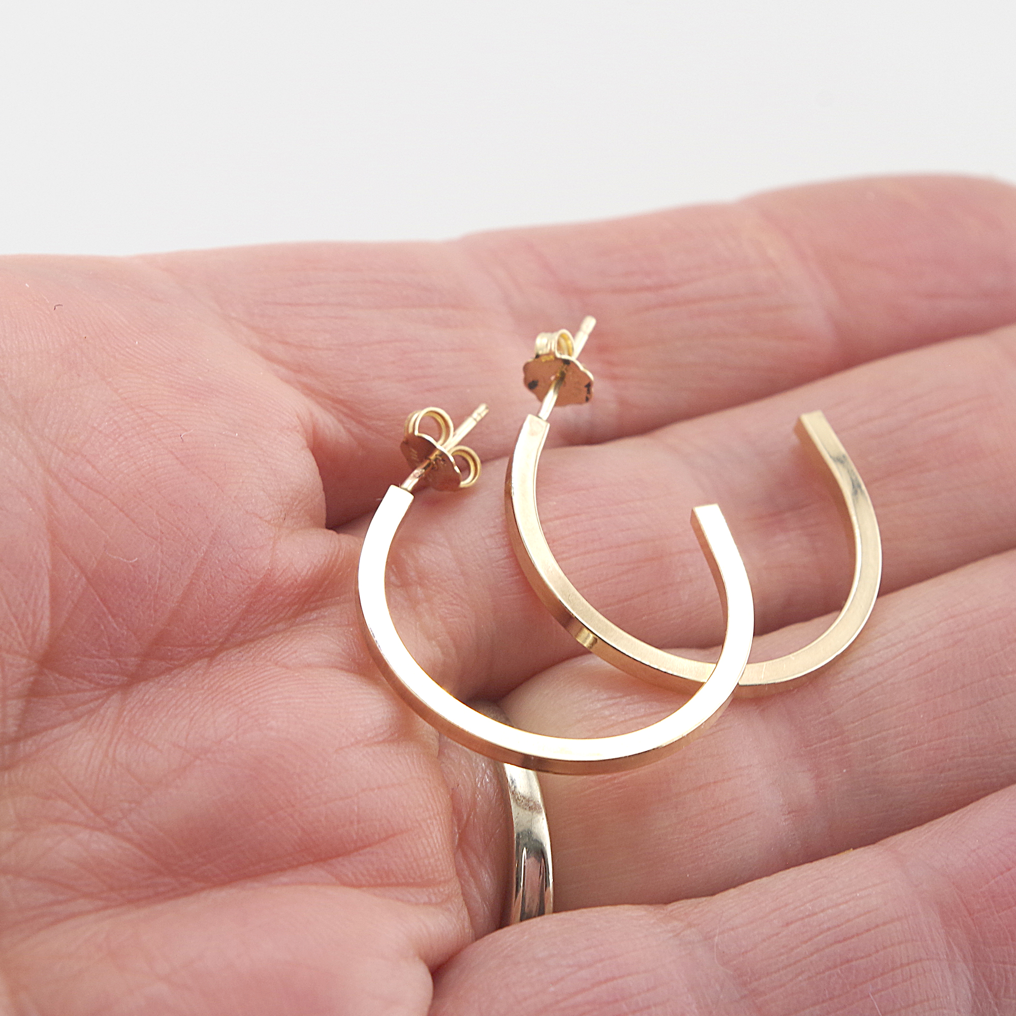 Handcrafted 14k Gold Fill Wire Hoop Earrings: Elegant Everyday Jewelry for Women - Image 6